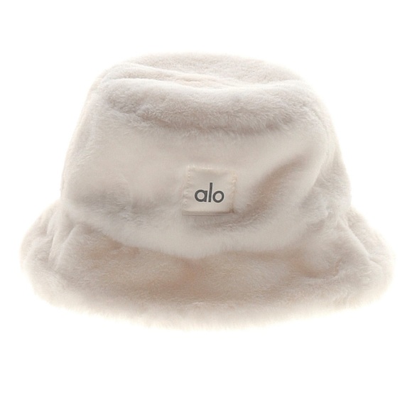 ALO Yoga Accessories - Alo yoga faux fur bucket hat gorgeous ⭐️ white/tan M/L
